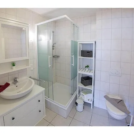 Semesterbostad Etta Comfortable *